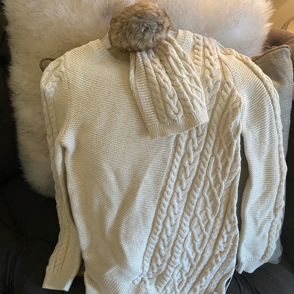 Girls sweater with hat size 12 (M)
